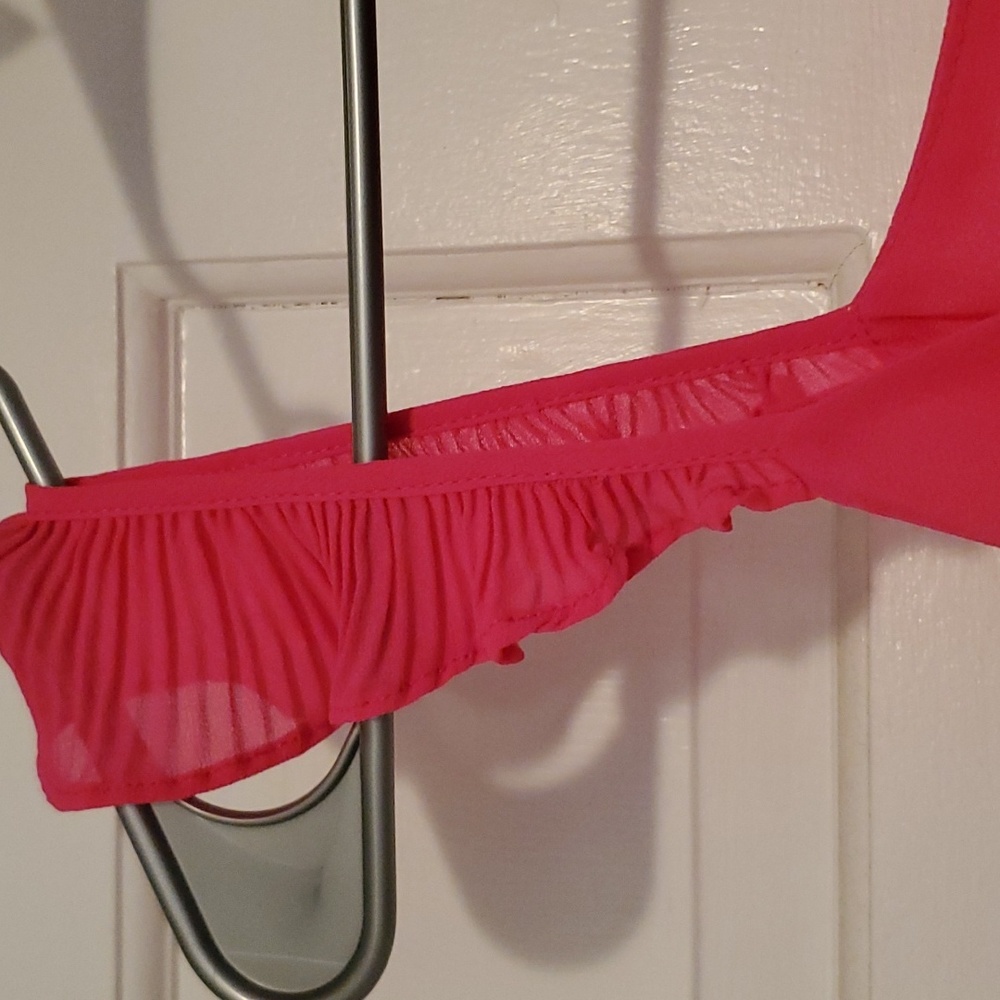 Hot pink flowy tank top from Naked Zebra, Size SMALL - Picture 3 of 4